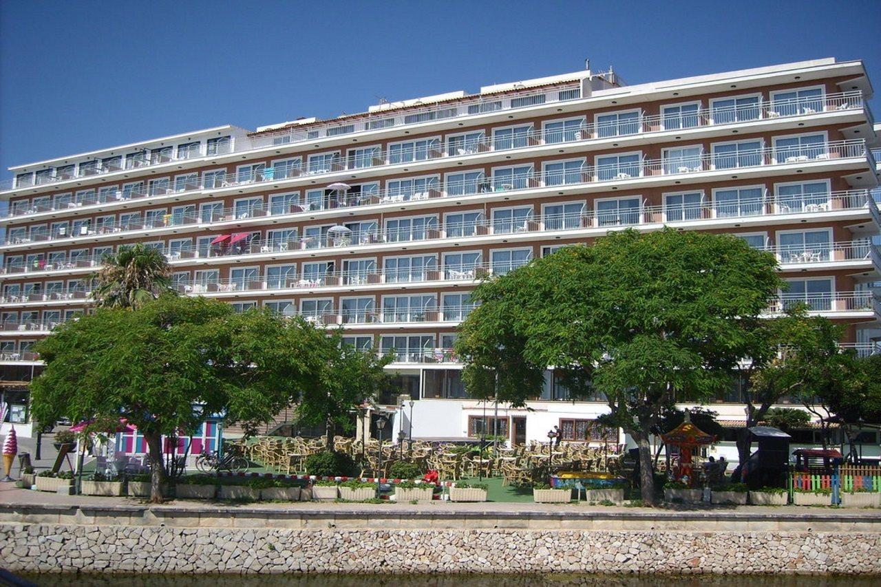 Apartamentos Playa Moreia S'illot Exteriér fotografie